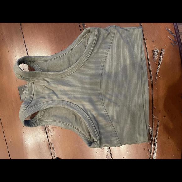 Lululemon crop sports bra size small - Picture 2 of 3